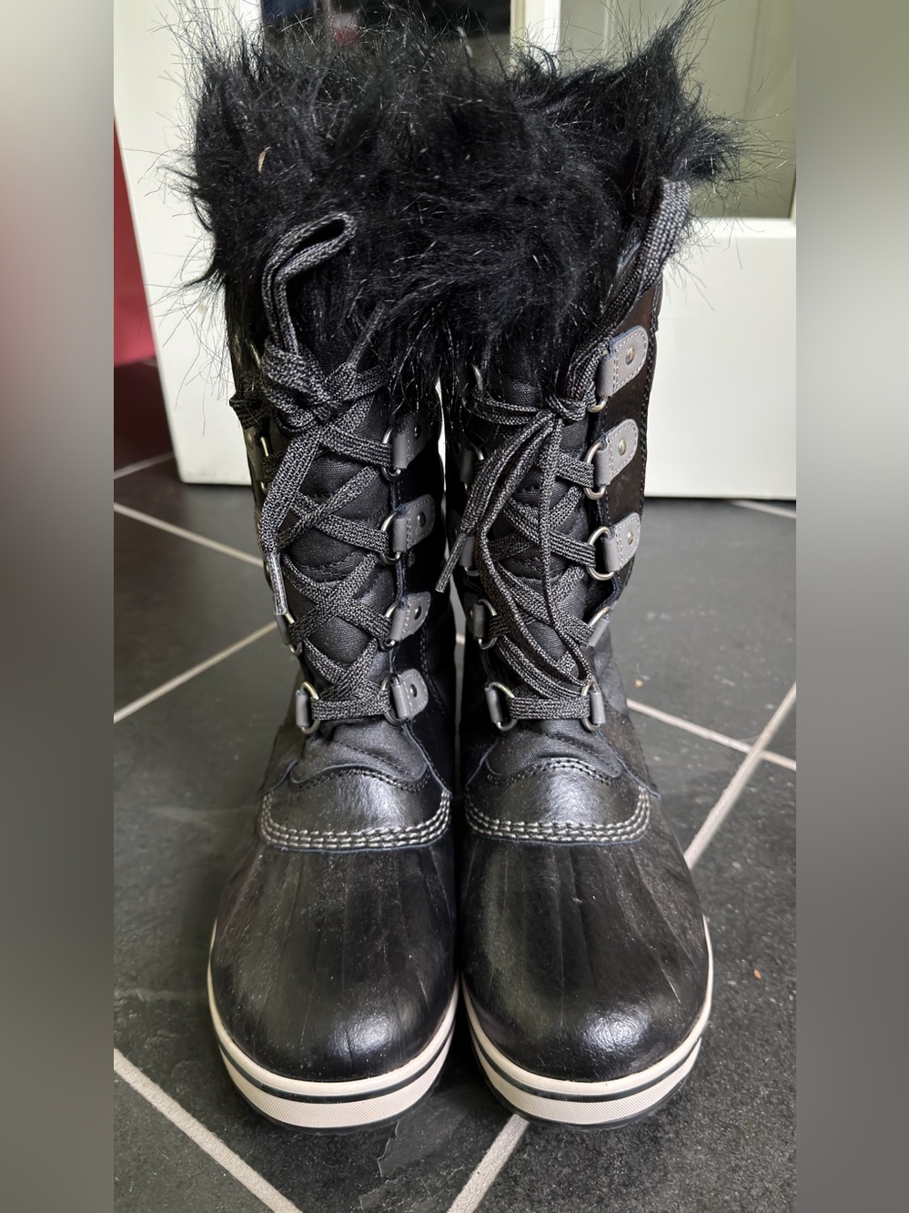 Sorel Womens Joan of Arctic Waterproof Snow Boots. Like NEW!